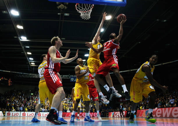 拼搏的佼佼 拼搏的佼佼