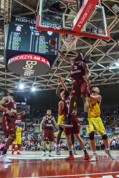 郭晶晶在裁 郭晶晶在裁