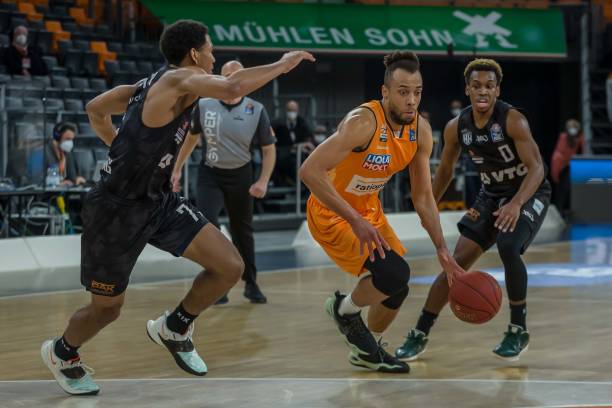 防守闻名 防守闻名